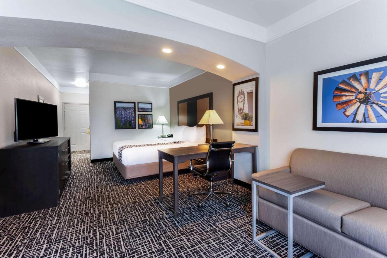 Hotel La Quinta By Wyndham Seguin Exterior foto